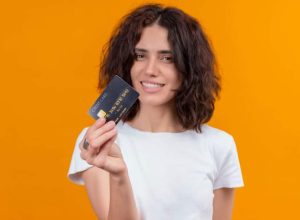 Brasileira que teve compras de criptomoedas em cartão de crédito processa Banco do Brasil