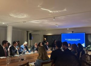 Imposto de 17,5% sobre criptomoedas: corretoras reagem em jantar com deputados em Brasília