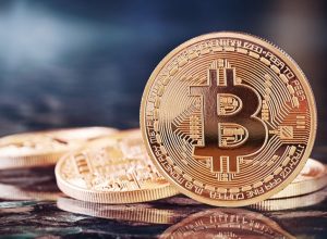 Criptmoedas: bitcoin enfrenta mais volatilidade e cai, incapaz de superar níveis de resistência