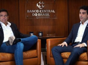 Governos trataram mal suas moedas e abriram espaço para as criptomoedas, diz Roberto Campos Neto